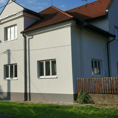 Apartmany Za Sakurou Hodonín Buitenkant foto
