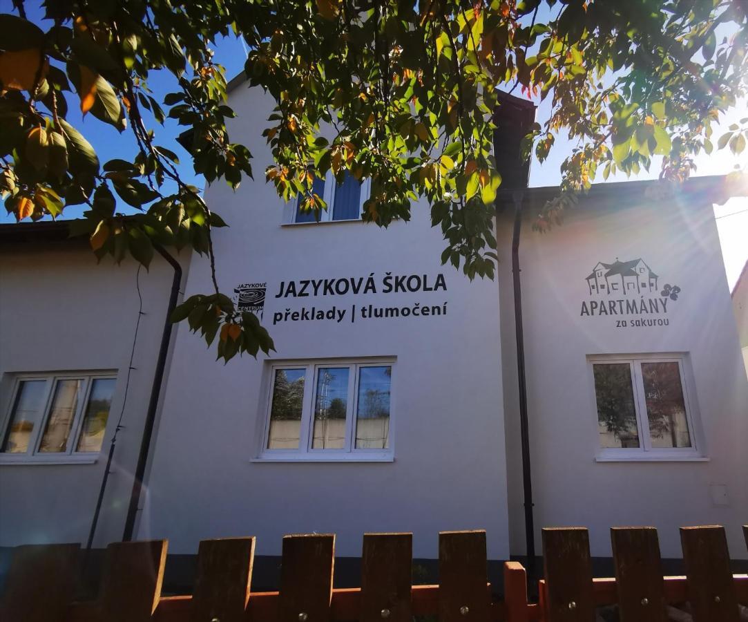 Apartmany Za Sakurou Hodonín Buitenkant foto